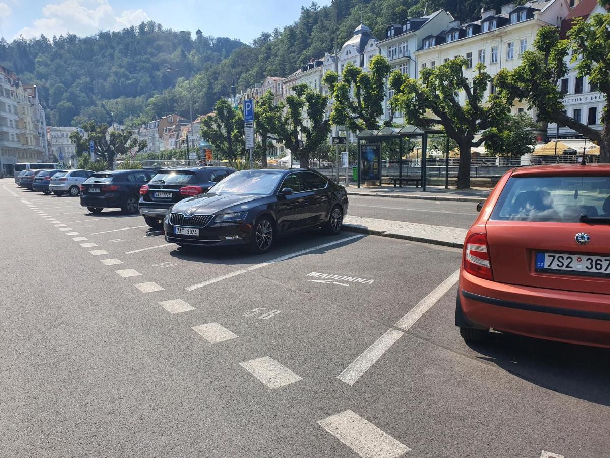 Madonna Apartments Karlovy Vary Luaran gambar