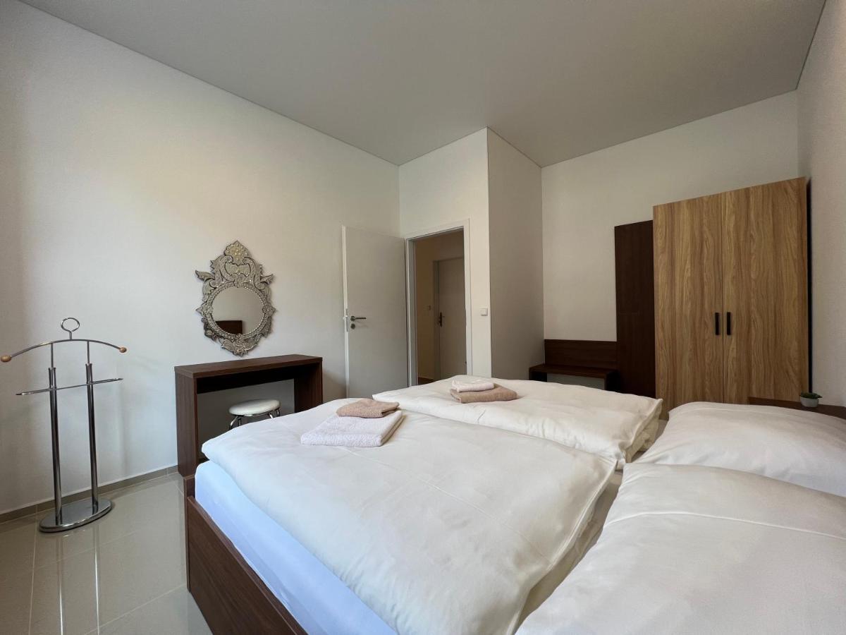 Madonna Apartments Karlovy Vary Luaran gambar