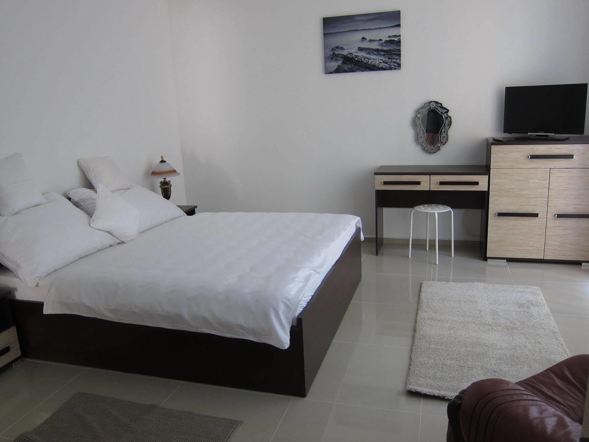 Madonna Apartments Karlovy Vary Luaran gambar