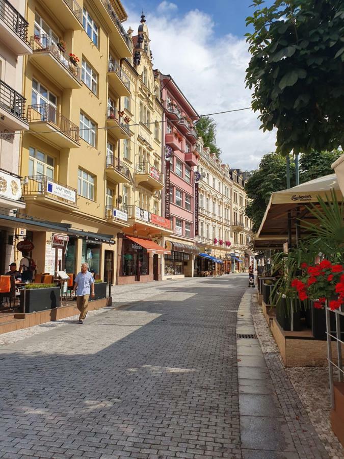 Madonna Apartments Karlovy Vary Luaran gambar