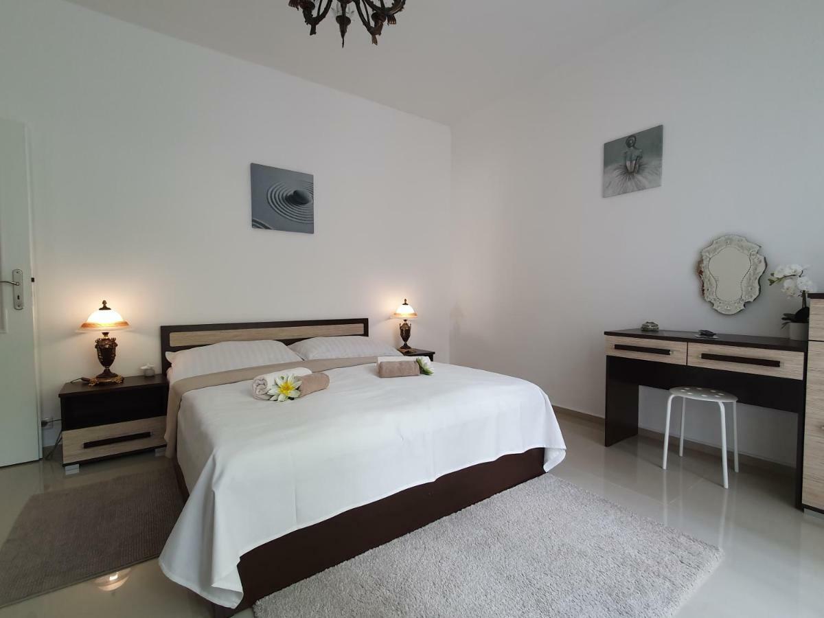 Madonna Apartments Karlovy Vary Luaran gambar