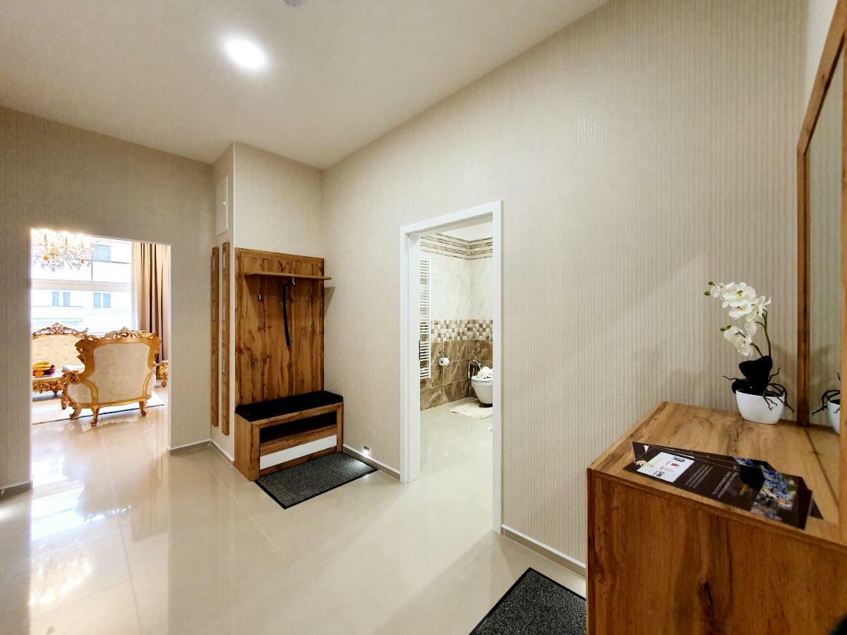 Madonna Apartments Karlovy Vary Luaran gambar