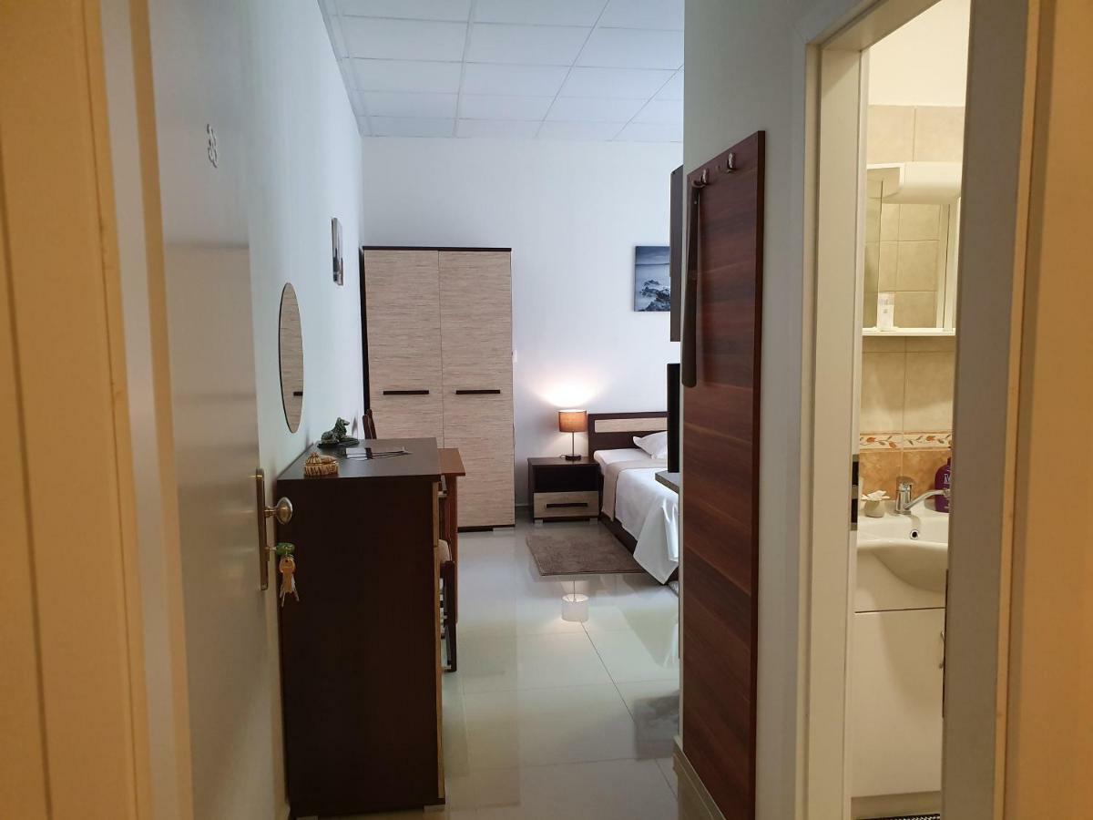 Madonna Apartments Karlovy Vary Luaran gambar