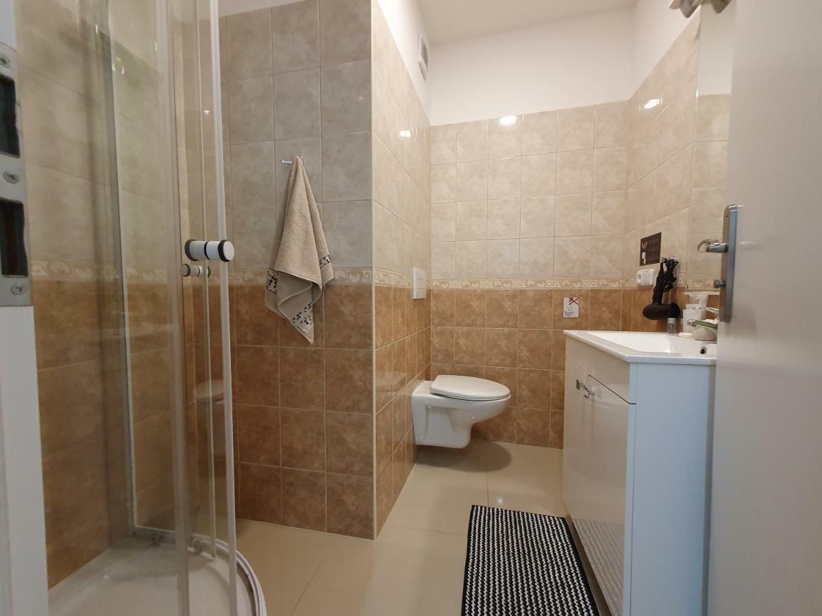 Madonna Apartments Karlovy Vary Luaran gambar