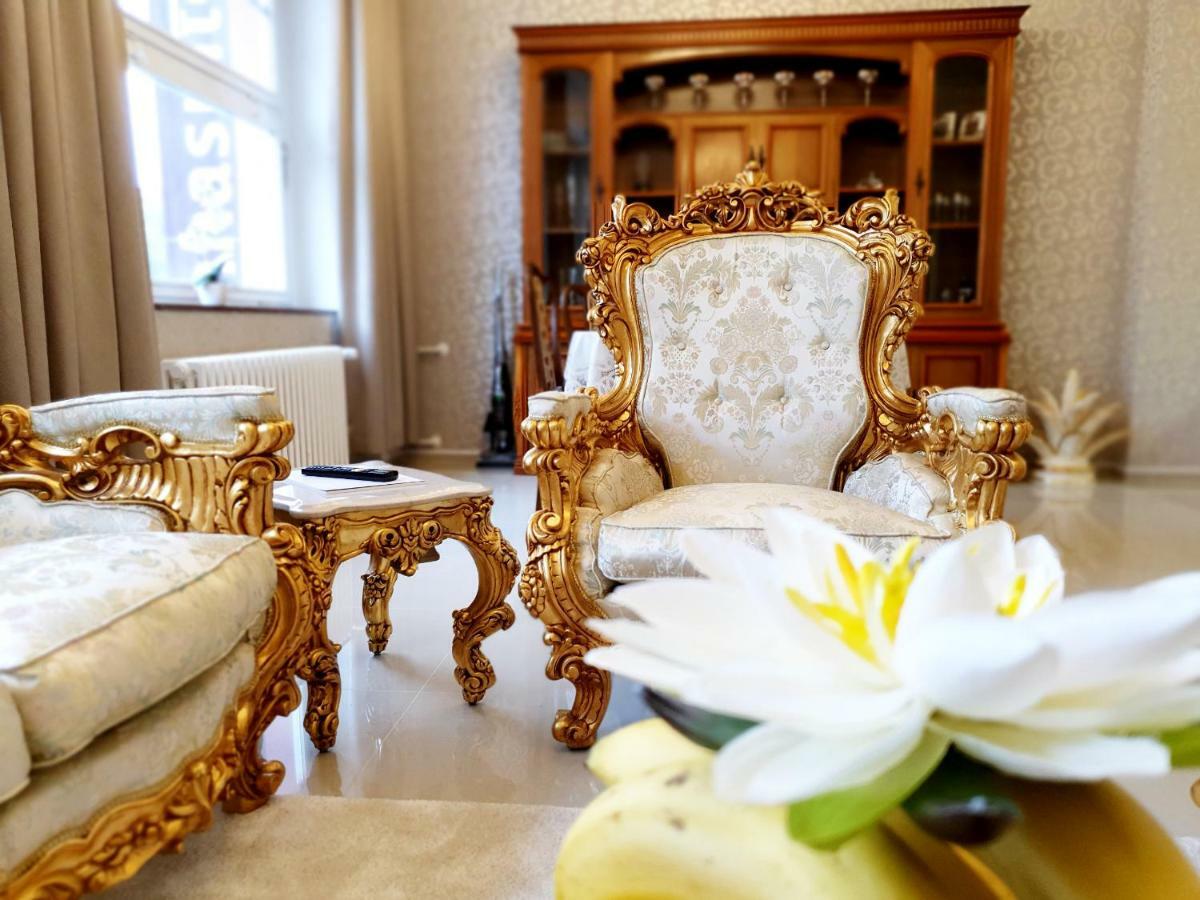 Madonna Apartments Karlovy Vary Luaran gambar